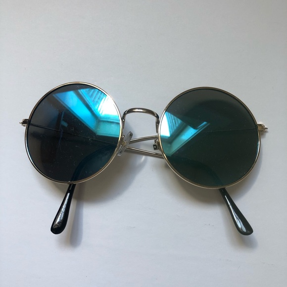 sunglasses - Picture 2 of 5